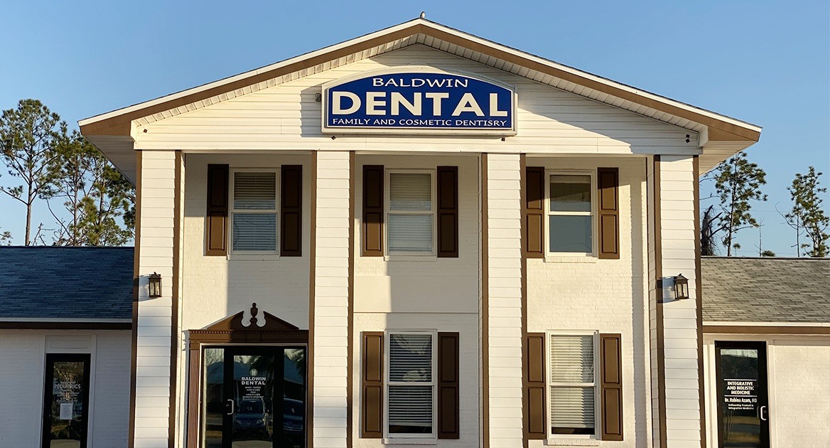 Outside view of Baldwin Family Dental in Panama City